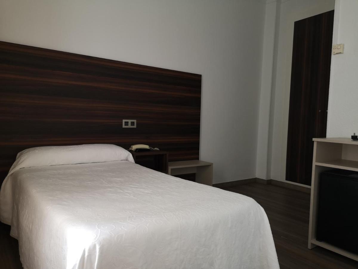 Hotel Ribera 圣地亚哥德拉里贝拉 外观 照片