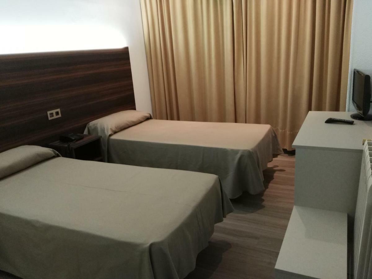 Hotel Ribera 圣地亚哥德拉里贝拉 外观 照片