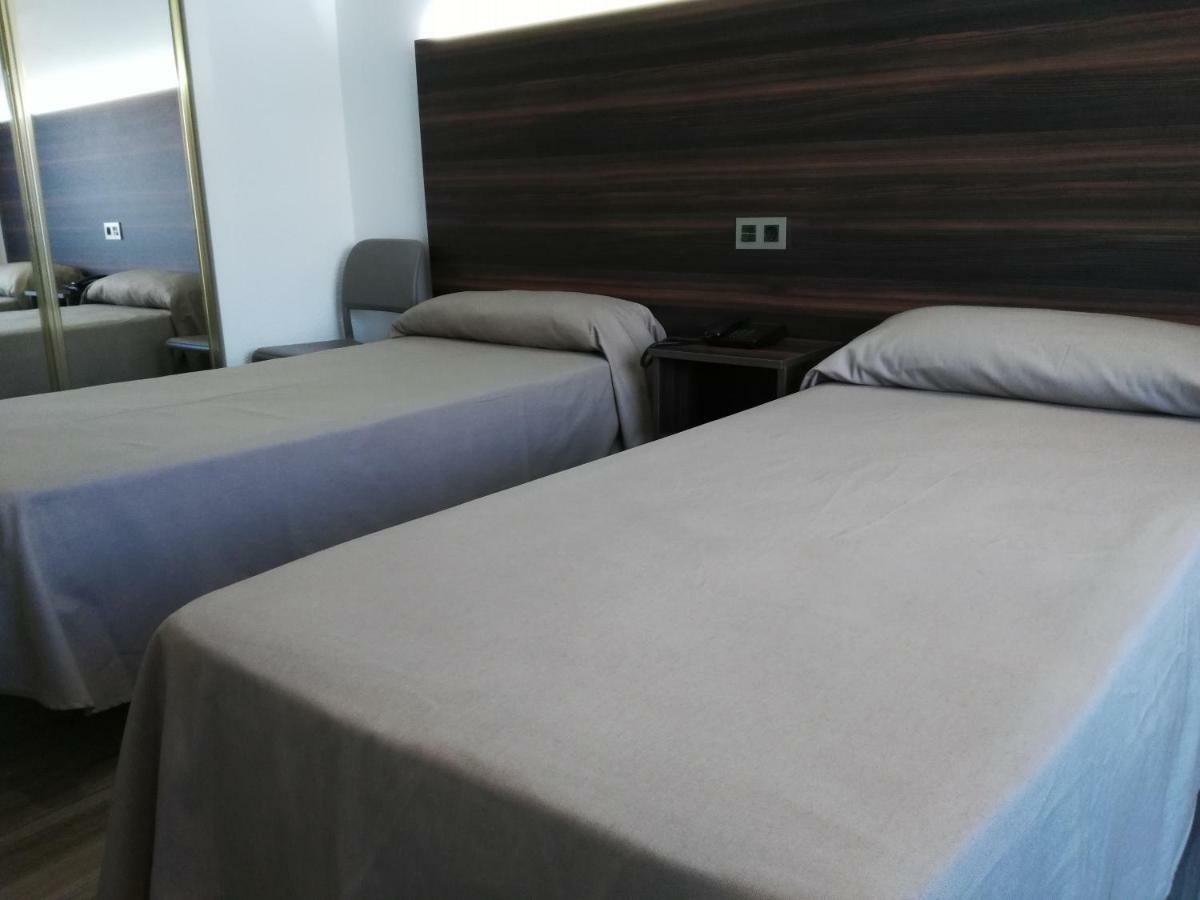 Hotel Ribera 圣地亚哥德拉里贝拉 外观 照片